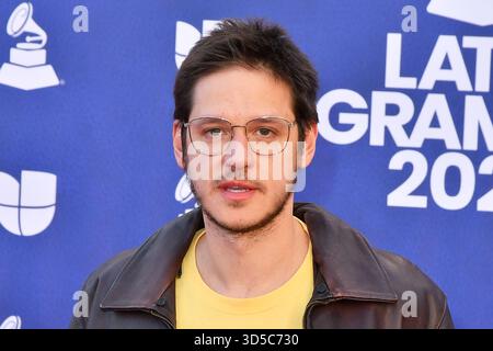 Las Vegas, Stati Uniti. 13 novembre 2025. Rubel partecipa al 26° Annual Latin GRAMMY Awards presso la MGM Grand Garden Arena. Credito: SOPA Images Limited/Alamy Live News Foto Stock