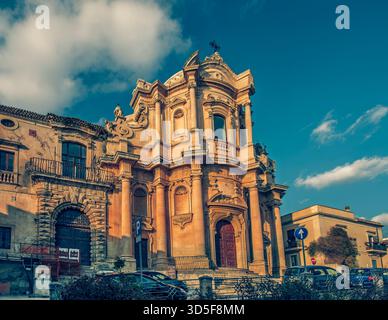 Progettato dall'architetto Rosario Gagliardi nel XVIII secolo. La Chiesa di San Domenico (San Dominique) sulla via principale della città barocca di No Foto Stock