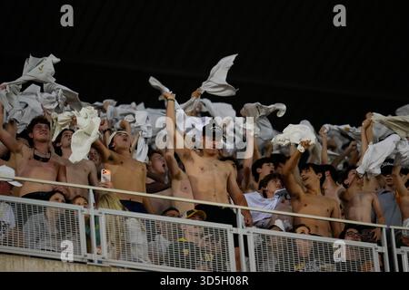 Waco, Texas, Stati Uniti. 15 novembre 2025. Gli studenti del Baylor esultano durante la prima metà della partita di football tra i Baylor Bears e gli Utah Utes il 15 novembre 2025 a Waco, Texas. (Credit Image: © Scott Coleman/ZUMA Press Wire) SOLO PER USO EDITORIALE! Non per USO commerciale! Foto Stock