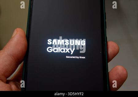 Cairo, Egitto, 10 novembre 2025: Smartphone Samsung Galaxy S serie Ultra, smartphone di fascia alta basati su Android progettati, sviluppati, prodotti e commercializzati Foto Stock