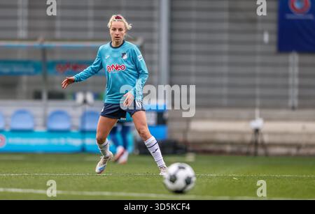 DEU, Wolfsburg, Hoffenheim vs Eintracht Frankfurt, DFB-Pokal [Coppa di Germania] per donne, DFB, stagione 2526, Dietmar-Hopp-Stadion, round di 16 nella foto: Vanessa Diehm (Hoffenheim #6) LE NORMATIVE DFB/DFL VIETANO QUALSIASI USO DI FOTOGRAFIE COME SEQUENZE DI IMMAGINI Foto Stock