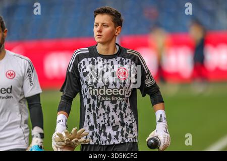DEU, Wolfsburg, Hoffenheim vs Eintracht Frankfurt, DFB-Pokal [Coppa di Germania] per donne, DFB, stagione 2526, Dietmar-Hopp-Stadion, turno di 16 nella foto: Lina Altenburg (Eintracht Frankfurt #12) LE NORMATIVE DFB/DFL VIETANO QUALSIASI USO DI FOTOGRAFIE COME IMMAGINE Foto Stock