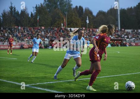 ROMA ITALIA 16 NOVEMBRE 2025 ITALIA DONNA SERIE A: AS ROMA - LAZIO allo Stadio delle tre Fontane di Roma, partita tra AS Roma e Lazio per le donne italiane Foto Stock