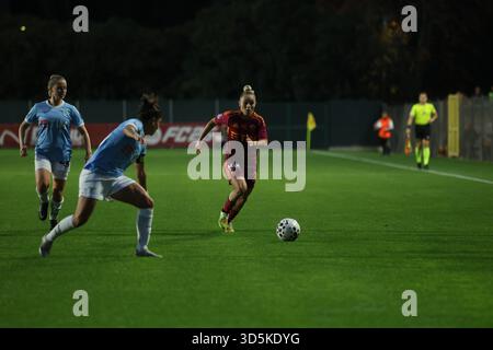 ROMA ITALIA 16 NOVEMBRE 2025 ITALIA DONNA SERIE A: AS ROMA - LAZIO allo Stadio delle tre Fontane di Roma, partita tra AS Roma e Lazio per le donne italiane Foto Stock