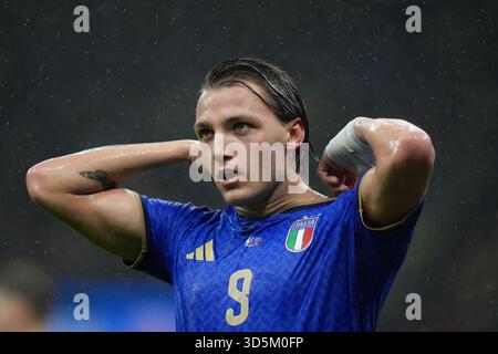 Milano, Italia. 16 novembre 2025. L'italiano Mateo Retegui durante la partita tra Italia e Norvegia allo Stadio San Siro di Milano - domenica 16 novembre 2025. Sport - calcio . (Foto di Spada/LaPresse) credito: LaPresse/Alamy Live News Foto Stock
