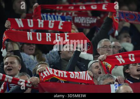 Milano, Italia. 16 novembre 2025. Tifosi norvegesi durante la partita tra Italia e Norvegia allo Stadio San Siro di Milano, Italia settentrionale - domenica 16 novembre 2025. Sport - calcio . (Foto di Spada/LaPresse) credito: LaPresse/Alamy Live News Foto Stock