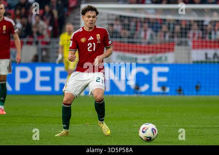 Budapest, Ungheria. 17 novembre 2025. Alex Tóth dell'Ungheria durante la partita del gruppo F delle qualificazioni europee della Coppa del mondo 2026 tra Ungheria e Repubblica d'Irlanda al Puskás Aréna di Budapest, Ungheria, il 16 novembre 2025 (foto di Andrew Surma/SIPA USA). Crediti: SIPA USA/Alamy Live News Foto Stock