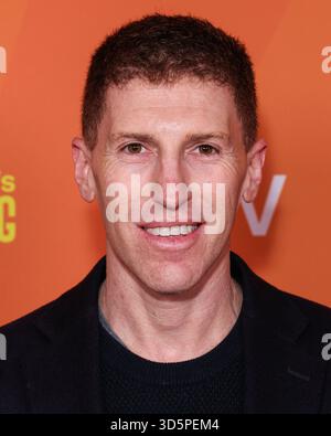 LOS ANGELES, CALIFORNIA, USA - 15 NOVEMBRE: Dan Miller arriva a Hilarity for Charity's Friendsgiving 2025, tenutosi al Rolling Greens DTLA il 15 novembre 2025 a Los Angeles, California, Stati Uniti. (Foto di Xavier Collin/Image Press Agency) Foto Stock