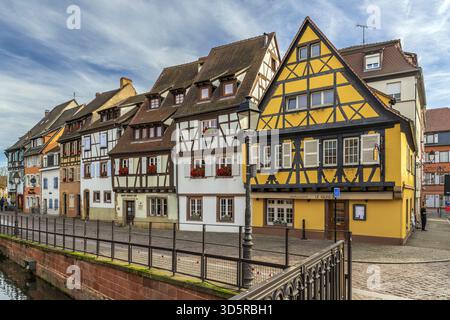 Case a graticcio, Quai de la Poissonnerie, Colmar, Haut-Rhin, Grand Est, Francia Foto Stock