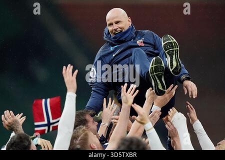 Milano, Italia. 16 novembre 2025. Il solbakken norvegese festeggia la vittoria della partita tra Italia e Norvegia allo Stadio San Siro di Milano, Italia settentrionale - domenica 16 novembre 2025. Sport - calcio . (Foto di Spada/LaPresse) credito: LaPresse/Alamy Live News Foto Stock