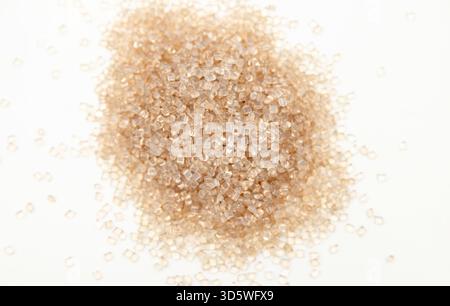 Pellet di plastica color ambra per la produzione industriale Foto Stock