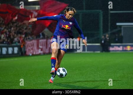 Lisa Baum (RB Leipzig Women, #11) sul pallone, RB Leipzig Women vs SV Werder Brema Women, Football, DFB Cup Women, Round of 16, stagione 2025/2026, 16.11.2025, LE NORMATIVE DFL VIETANO QUALSIASI USO DI FOTOGRAFIE COME SEQUENZE DI IMMAGINI E/O QUASI-VIDEO, FOTO: E Foto Stock