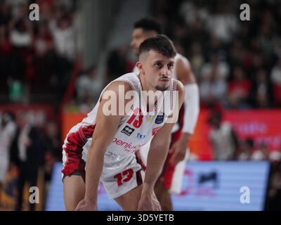 13 Matteo Librizzi Openjob Metis Varese durante il mach tra Openjob Metis Varese e Pallacanestro Cantù, domenica 16 novembre 2025, a Varese, al Palasport Lino Oldrini. (Foto di Fabio Averna/Sipa USA) credito: SIPA USA/Alamy Live News Foto Stock