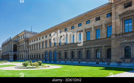 Monaco di Baviera, Germania - 7 maggio 2011 : Residenz München, Munich Residence lato nord. Angolo nord-ovest dell'ex palazzo reale dei Wittelsbach Foto Stock