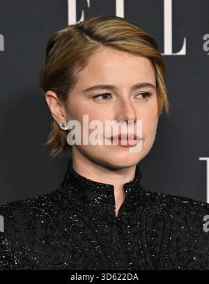 Los Angeles, Stati Uniti. 17 novembre 2025. Jessie Buckley arriva a Elle Women a Hollywood 2025 tenutosi al Four Seasons Hotel Los Angeles a Beverly Hills il 17 novembre 2025 a Los Angeles, CA. © Starbuck/AFF-USA.COM credito: AFF/Alamy Live News Foto Stock