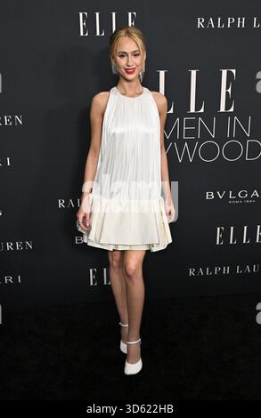 Los Angeles, Stati Uniti. 17 novembre 2025. Maria Bakalova arriva a Elle Women a Hollywood 2025 tenutosi al Four Seasons Hotel Los Angeles a Beverly Hills il 17 novembre 2025 a Los Angeles, CA. © Starbuck/AFF-USA.COM credito: AFF/Alamy Live News Foto Stock