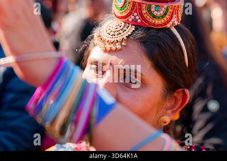 Londra, Regno Unito. 12 ottobre 2025. L'evento del comitato Diwali in London (DIL) Diwali in Trafalgar Square (PUNTI) 2025. Festival Diwali, Trafalgar Square. Foto Stock