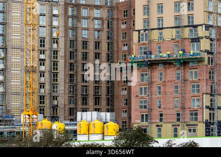 Edifici residenziali in costruzione, Belfast, Irlanda del Nord, 2025 Foto Stock