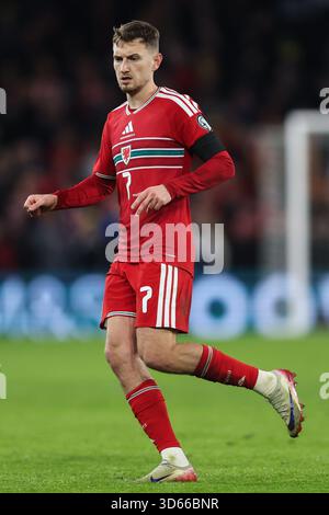 Cardiff, Regno Unito. 18 novembre 2025. David Brooks del Galles durante la partita di qualificazione del Campionato europeo di calcio Galles contro Macedonia del Nord al Cardiff City Stadium di Cardiff. Il credito per immagini dovrebbe essere: Gareth Evans/Sportimage Credit: Sportimage Ltd/Alamy Live News Foto Stock