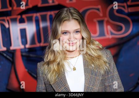 Fan Event - Stranger Things 5 - chiara Tews beim Netflix Stranger Things Staffel 5 fan Event im Flughafen Tempelhof Hangar 07:00 18.11.2025 a Berlino. *** Evento fan Stranger Things 5 chiara Tews all'evento fan della stagione 5 di Netflix Stranger Things presso l'aeroporto Tempelhof Hangar 7 il 18 11 2025 a Berlino Copyright: XEventpressxKochanx Foto Stock