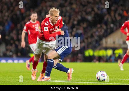 Firo : 18.11.2025, calcio: Internazionale, qualificazione alla Coppa del mondo FIFA, qualificazioni alla Coppa del mondo FIFA, Coppa del mondo FIFA 2026, qualificazioni, Scozia - Danimarca 4:2 scena al calcio di rigore [calcio di rigore] DI rigore! Gustav Isaksen, squadra nazionale danese, Go Foto Stock