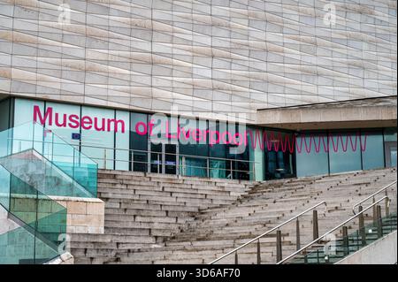 Liverpool, Regno Unito - 18 luglio 2025; Museo di Liverpool presso Albert Dock nella città di Liverpool. Foto Stock