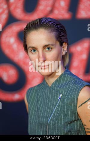 Anteprima - Song Sung Blue - Alexasearth Alexa Grassmann bei der Europapremiere zu dem Kinofilm Song Sung Blue im Zoo Palast AM 19.11.2025 a Berlino. *** Premiere Song Sung Blue Alexasearth Alexa Grassmann alla prima europea del film Song Sung Blue allo Zoo Palast il 19 11 2025 a Berlino Copyright: XEventpressxKochanx Foto Stock