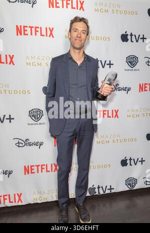 Los Angeles, CA, USA, 19 novembre 2025 Sean Douglas partecipa al 16° Annual Hollywood Music in Media Awards all'Avalon di Los Angeles, California, il 19 novembre 2025. Crediti: Carla Van Wagoner/Alamy Live News Foto Stock