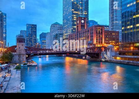 Reid edificio Murdoch e Clark Street Ponte sul Fiume di Chicago, Chicago, Illinois, Stati Uniti Foto Stock