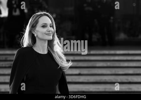 Roma, 18 ottobre - Angelina Jolie partecipa al Red carpet del film "Couture" durante la Festa del Cinema di Roma 2025 - crediti: Martina dal Pi Foto Stock