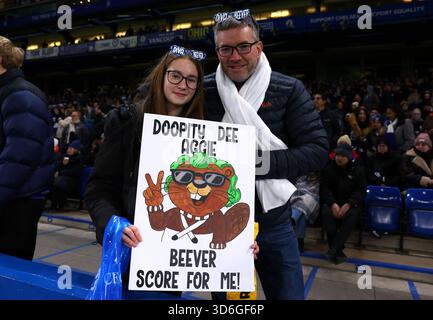 Londra, Regno Unito. 20 novembre 2025. Tifosi del Chelsea durante la partita Chelsea Women vs Barcelona Women UEFA Women Champions League allo Stamford Bridge di Londra. Il credito per immagini dovrebbe essere: Paul Terry/Sportimage Credit: Sportimage Ltd/Alamy Live News Foto Stock