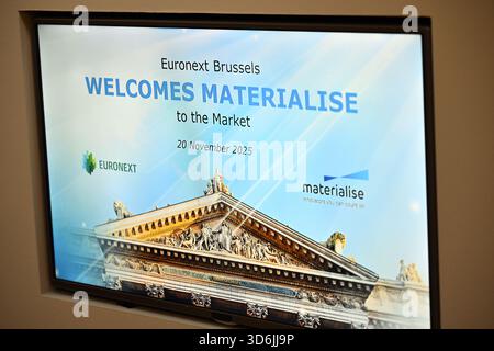 Bruxelles, Belgio. 20 novembre 2025. La cerimonia della campana in occasione del primo giorno di negoziazione di Materialise sull'Euronext Bruxelles, giovedì 20 novembre 2025, presso la Borsa Euronext di Bruxelles. BELGA PHOTO ERIC LALMAND credito: Belga News Agency/Alamy Live News Foto Stock