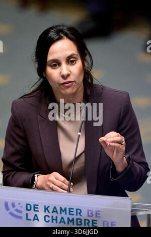 Bruxelles, Belgio. 20 novembre 2025. Nawal Farih di CD&V nella foto durante una sessione plenaria della camera al parlamento federale, a Bruxelles, giovedì 20 novembre 2025. BELGA FOTO DIRK WAEM credito: Belga News Agency/Alamy Live News Foto Stock