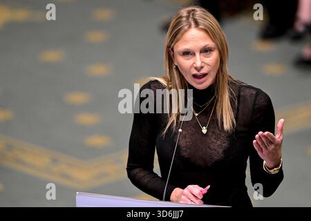 Bruxelles, Belgio. 20 novembre 2025. L'ONOREVOLE Julie Taton, nella foto di giovedì 20 novembre 2025, in seduta plenaria presso il parlamento federale, a Bruxelles. BELGA FOTO DIRK WAEM credito: Belga News Agency/Alamy Live News Foto Stock