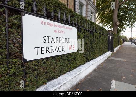 Cartello Stafford Terrace Street, Kensington London W8, Royal Borough di Kensington e Chelsea Foto Stock