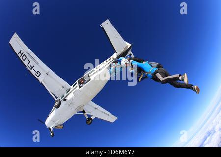 Imparare a fare paracadute - caduta libera accelerata Foto Stock