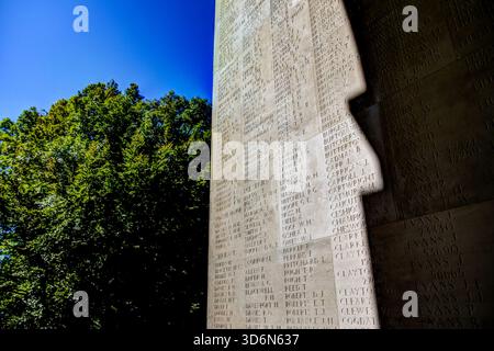 Thiepval Memorial alla scomparsa della somme nel nord della Francia, commemorando i nomi dei soldati britannici e del Commonwealth uccisi nel primo Wor Foto Stock