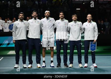 Squadra italiana durante la semifinale di Coppa Davis tra Matteo Berrettini e Raphael Collignon del Belgio alla Supertennis Arena di BolognaFiere il 21 novembre 2025 a Bologna Foto Stock