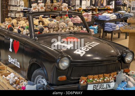 Souvenir da Berlino a Trabi Foto Stock