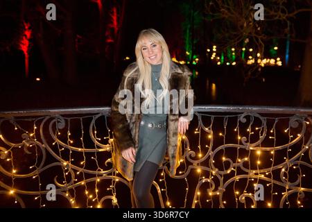 Annemarie Eilfeld - Eröffnung von Weihnachten im Tierpark Friedrichsfelde 2025 am 21.11.2025 a Berlino. Weihnachten im Tierpark Friedrichsfelde *** Annemarie Eilfeld inaugurazione del Natale al Tierpark Friedrichsfelde 2025 il 21 11 2025 a Berlino Natale al Tierpark Friedrichsfelde Foto Stock