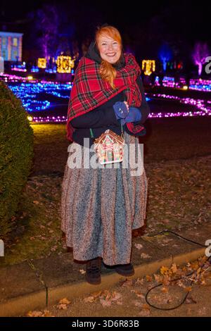 Enie van de Meikokjes - Eröffnung von Weihnachten im Tierpark Friedrichsfelde 2025 am 21.11.2025 in Berlin. Weihnachten im Tierpark Friedrichsfelde *** Enie van de Meikokjes inaugurazione di Natale al Tierpark Friedrichsfelde 2025 il 21 11 2025 a Berlino Natale al Tierpark Friedrichsfelde Foto Stock