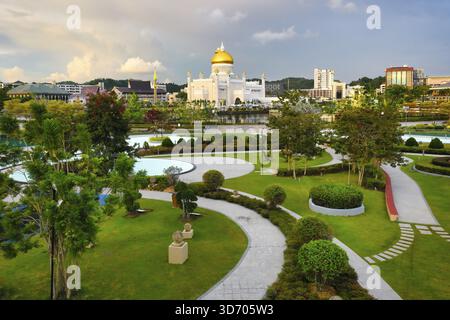 Moschea Masjid Omar Ali Saifuddien, Bandar seri Begawan, Brunei Foto Stock