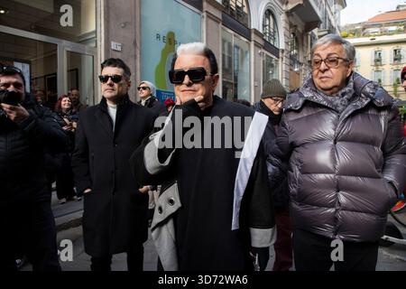 Milano, Italia. 23 novembre 2025. Nella foto Cristiano Malgioglio Milano - Italia - Cronaca domenica, 23 novembre, 2025 (foto di Marco Ottico/Lapresse) Cappella del riposo Ornella Vanoni Milano - Italia - News domenica, 23 novembre, 2025 (foto di Marco Ottico/Lapresse) crediti: LaPresse/Alamy Live News Foto Stock