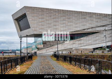Liverpool, Regno Unito - 18 luglio 2025; Museo di Liverpool presso Albert Dock nella città di Liverpool. Foto Stock