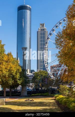 Atlanta, Georgia - 12 novembre 2025: Centennial Olympic Park nel centro di Atlanta, Georgia, originariamente costruito per i Giochi Olimpici del 1996 Foto Stock
