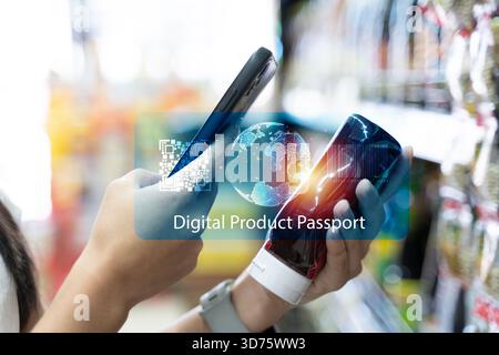 Smartphone che esegue la scansione di un prodotto per accedere ai dati del passaporto digitale del prodotto, visualizzando codice QR, codice a barre, visualizzazione della rete globale. Idee per i temi di tra Foto Stock
