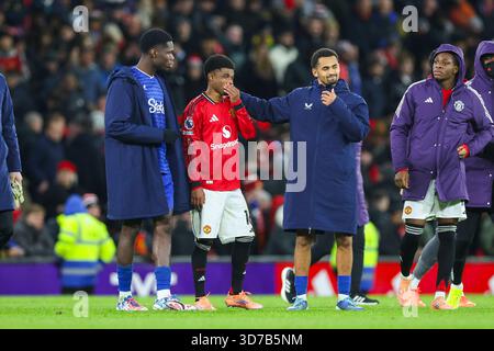 Manchester, Regno Unito. 24 novembre 2025. Il centrocampista del Manchester United Amad Diallo (16) ha perso durante la partita Manchester United contro Everton Premier League all'Old Trafford, Manchester, Inghilterra il 24 novembre 2025 Credit: Phil Duncan/Every Second Media Credit: Every Second Media/Alamy Live News Foto Stock