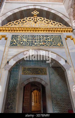 Ingresso a Harem, Palazzo Topkapi, Istanbul, Turkiye Foto Stock