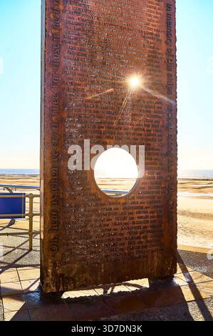 Monumento ai naufragi sul lungomare di Cleveleys, Regno Unito Foto Stock