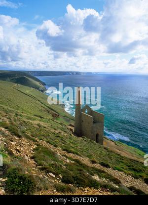 Wheal Coates Tin Workings, Chapel Porth, St Agnes, Redruth, Cornovaglia, Inghilterra, Regno Unito terra del National Trust: 359 acri (145 ettari) di "scogliera e brughiera" Foto Stock